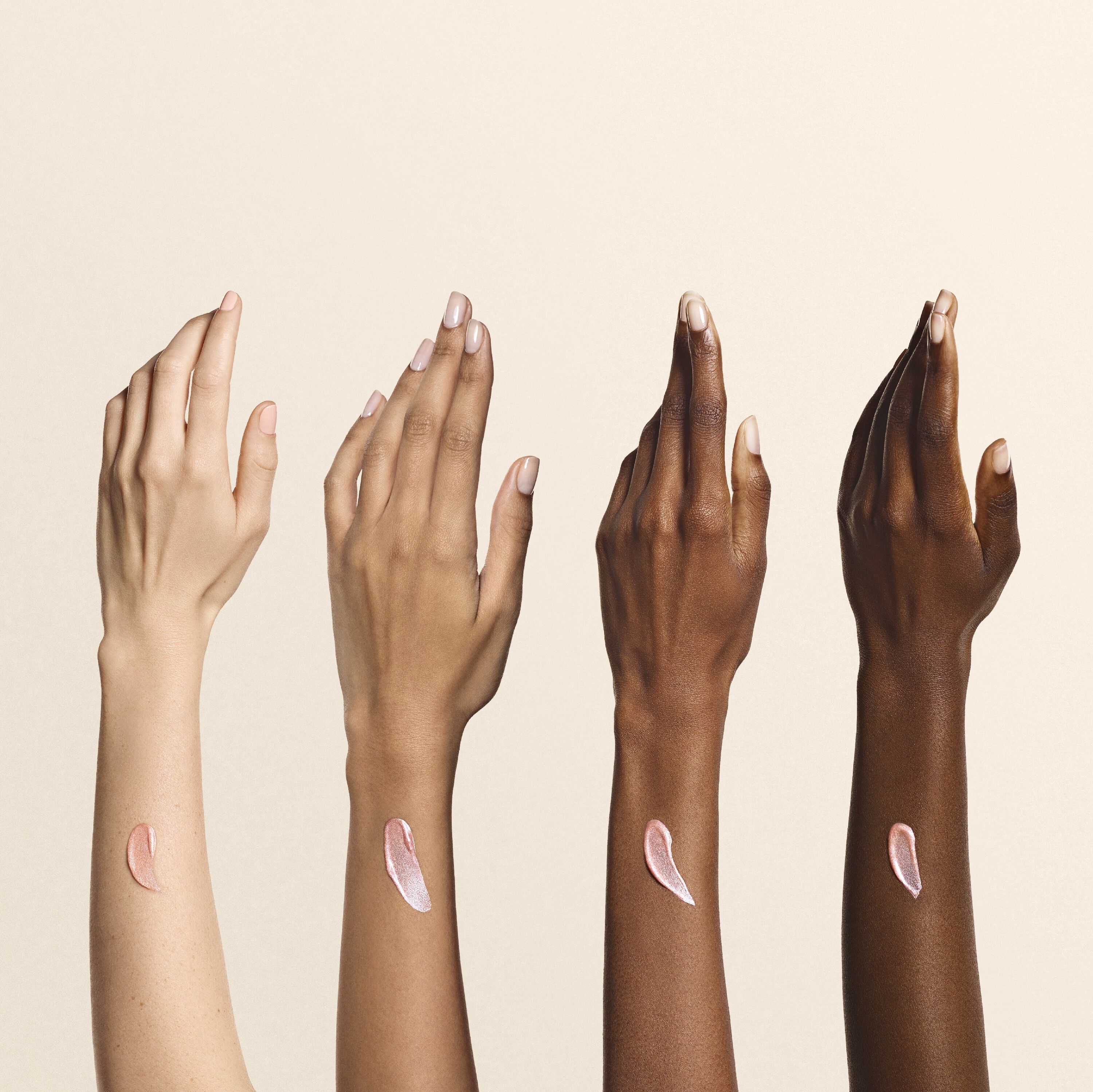 Born in Roma Perfumed Body Shimmer