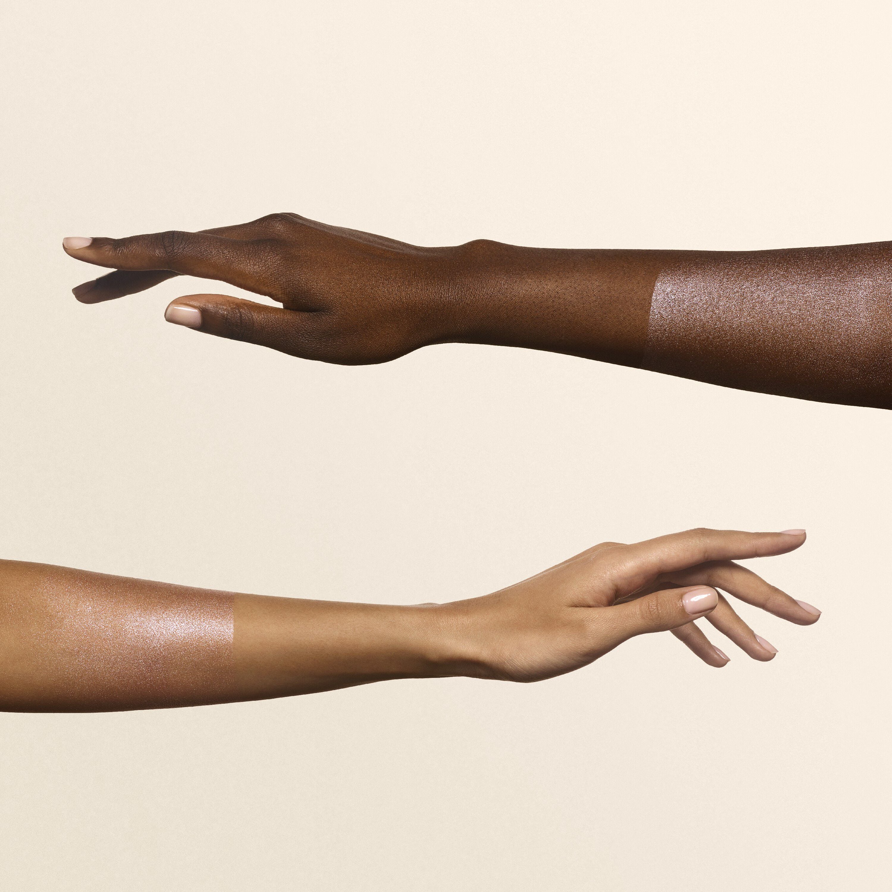 Born in Roma Perfumed Body Shimmer