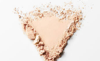 Go-Clutch Refillable Compact Powder crushed in a V-shape