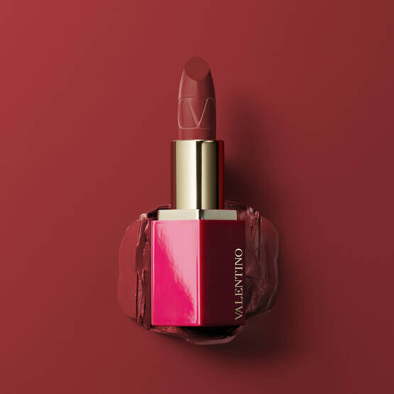 Discover Go Clutch + Minirosso Lipstick | Valentino Beauty