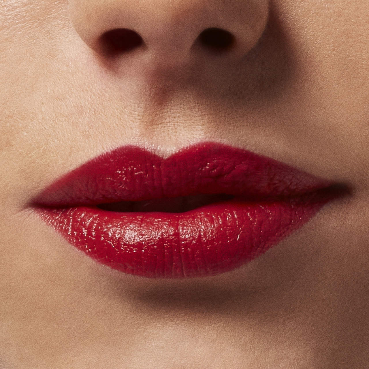 Discover Rosso Valentino Mini Lipstick | Valentino Beauty